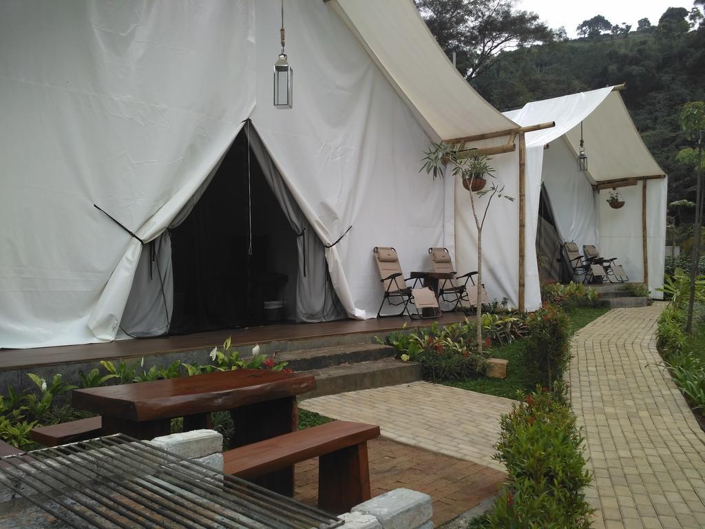 Maribaya Glamping Tent Bandung Buitenkant foto
