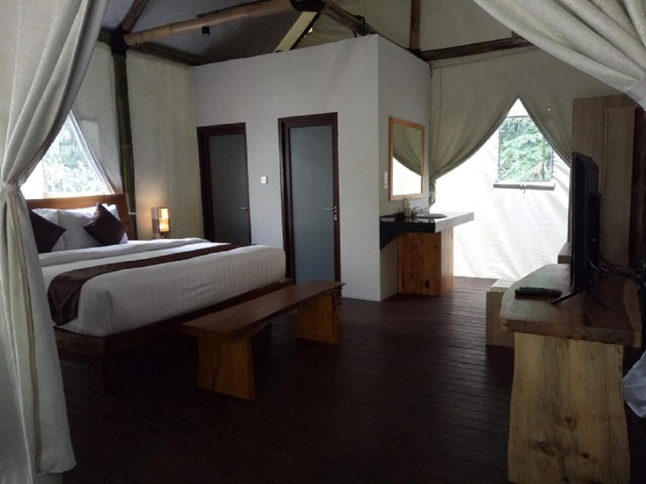 Maribaya Glamping Tent Bandung Buitenkant foto